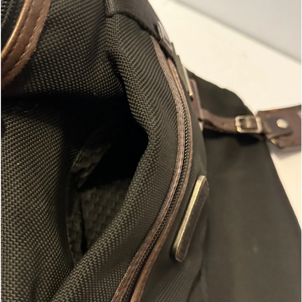 TUMI ALPHA BRAVO ANNAPOLIS CROSSBODY BAG - rarely used